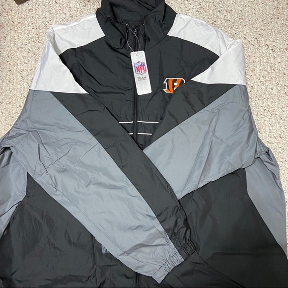 ❌ SOLD ❌ NWT NFL Cincinnati Bengals Windbreaker - Picture 3 of 8